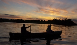  Venga a explorar la reservación de Alton Water en canoa o kayak 